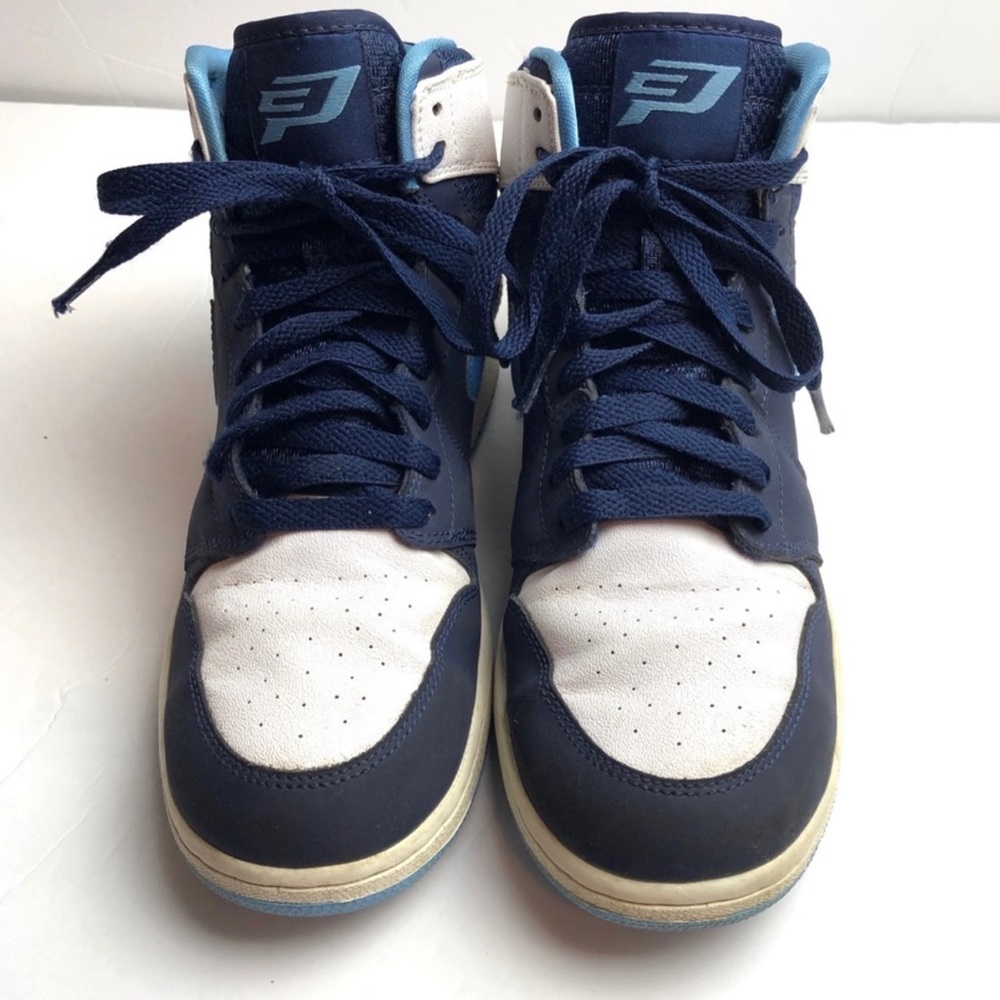 Boy’s Nike Air Jordan Retro 1 High Tops